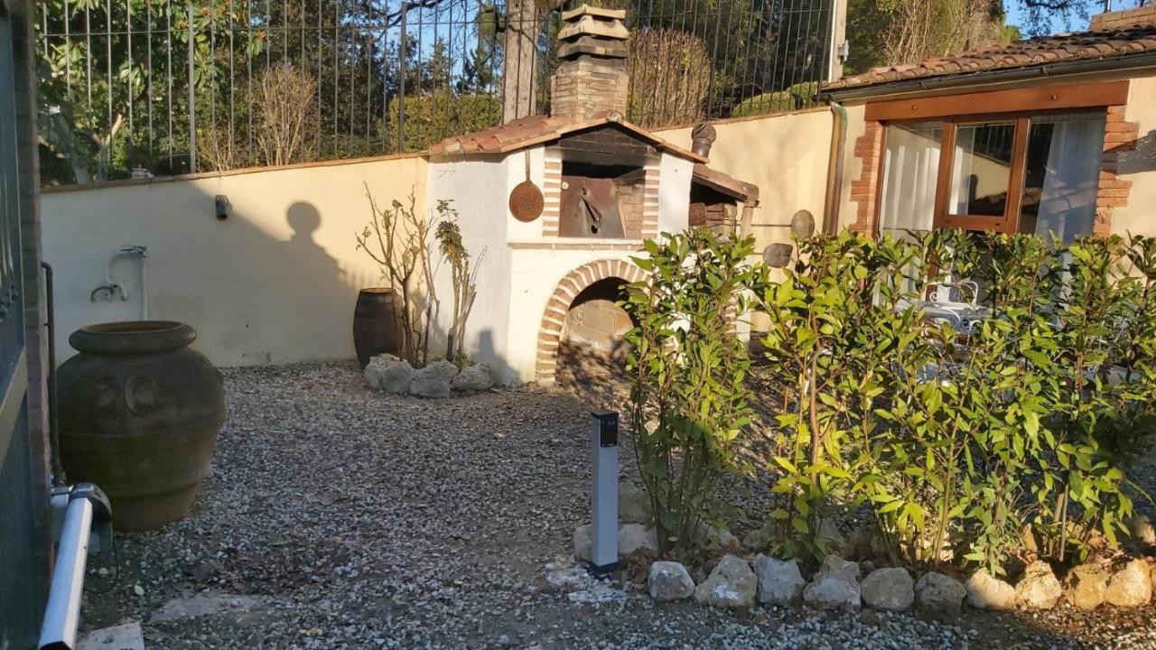 La Limonaia Country House มอนเตริจโจนี ภายนอก รูปภาพ